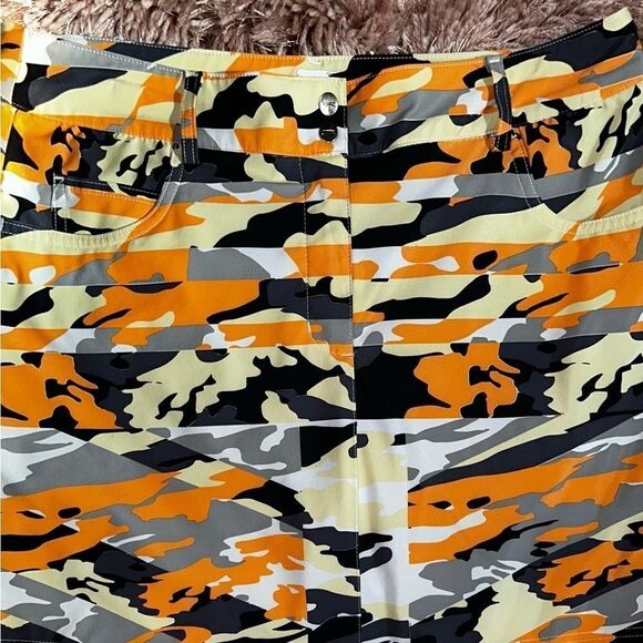 Slazenger Camo Golf Skort Skirt with Shorts Women's Multicolor Pockets sz 8 EUC - Picture 3 of 8